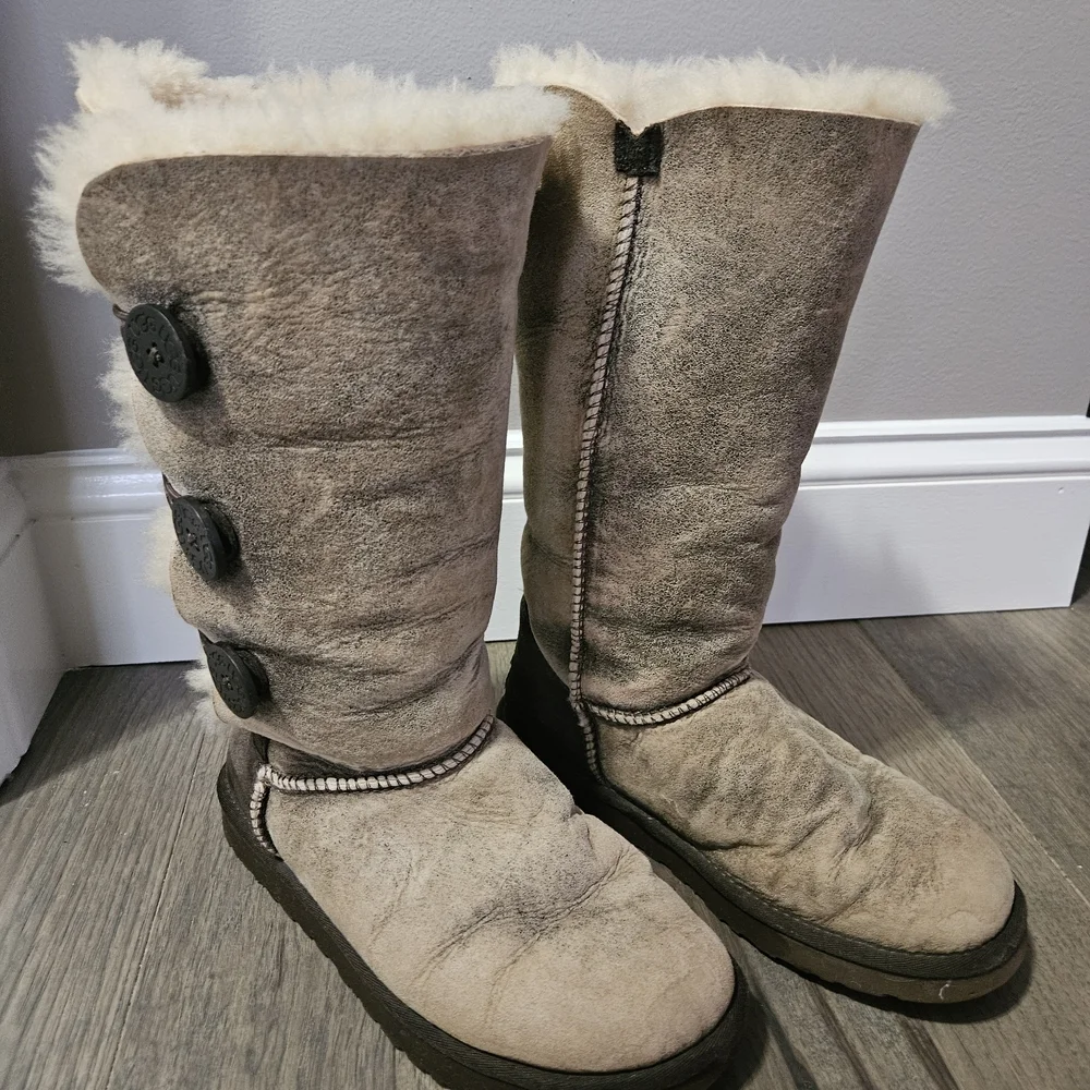 UGG Women's Buttoned Shearling Boots - Brown and Cream